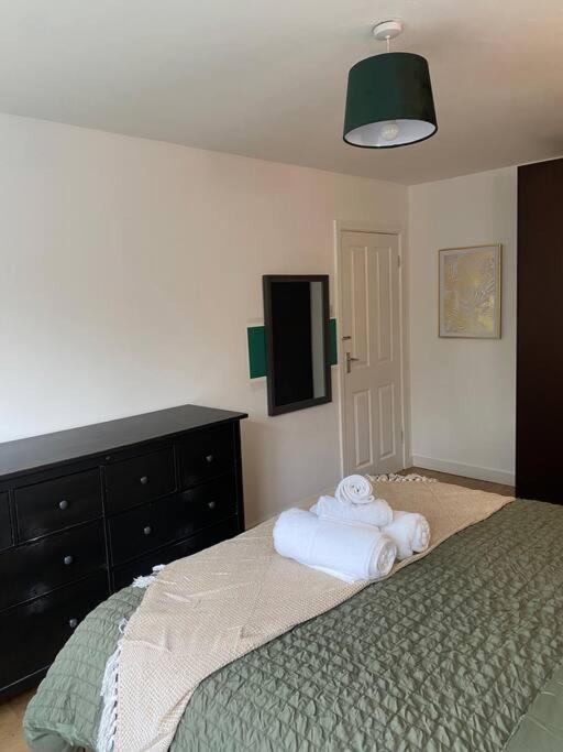Luxury 2 Bedroom Apartment, Parking, Few Minutes Walk From Wembley Stadium London Exterior foto